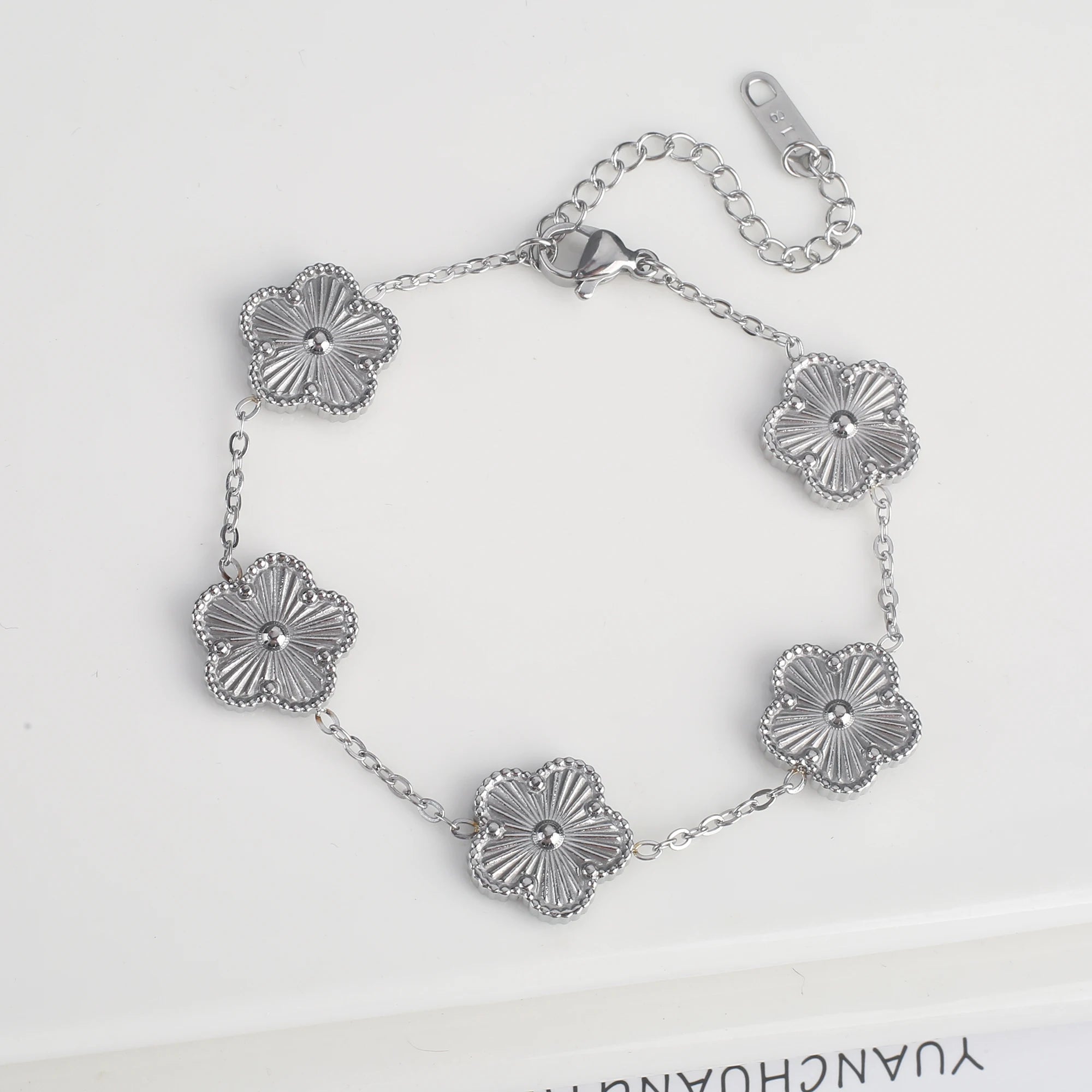 Eterna Clover Bracelet