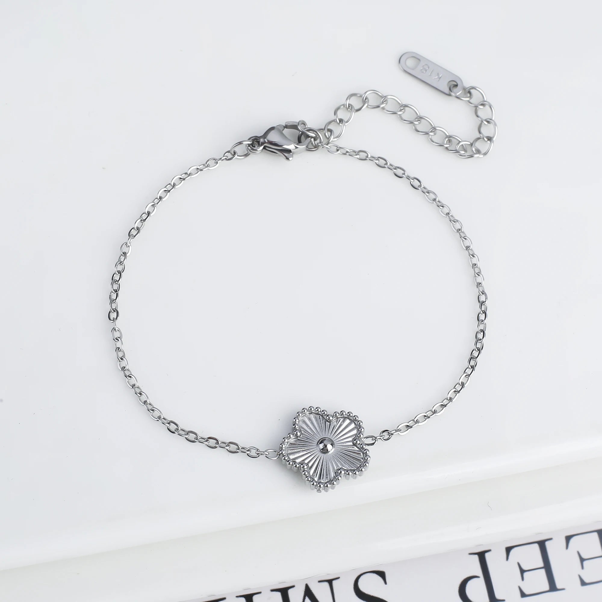Eterna Clover Bracelet